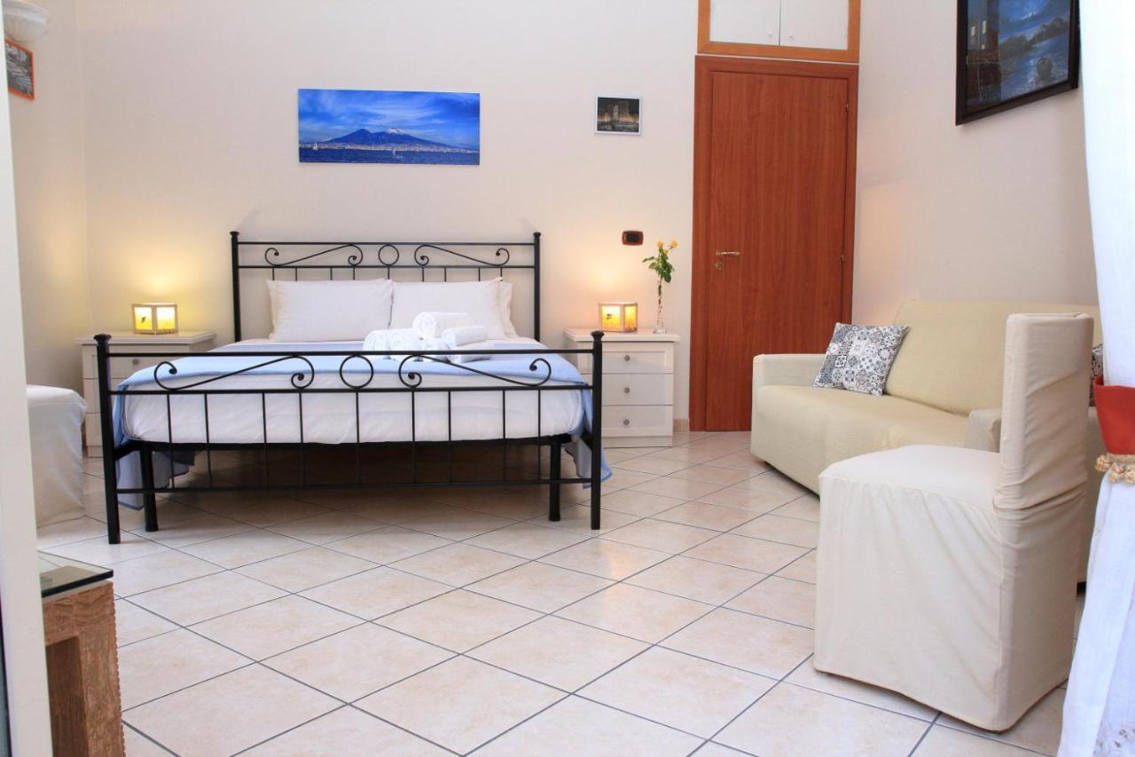 B&B Mitilini Central Station Nápoly Kültér fotó
