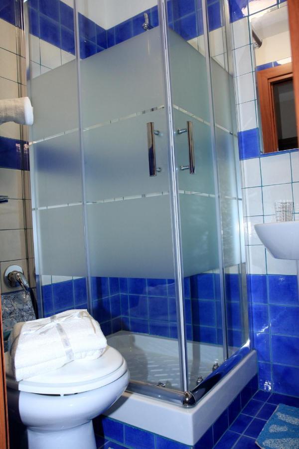 B&B Mitilini Central Station Nápoly Kültér fotó