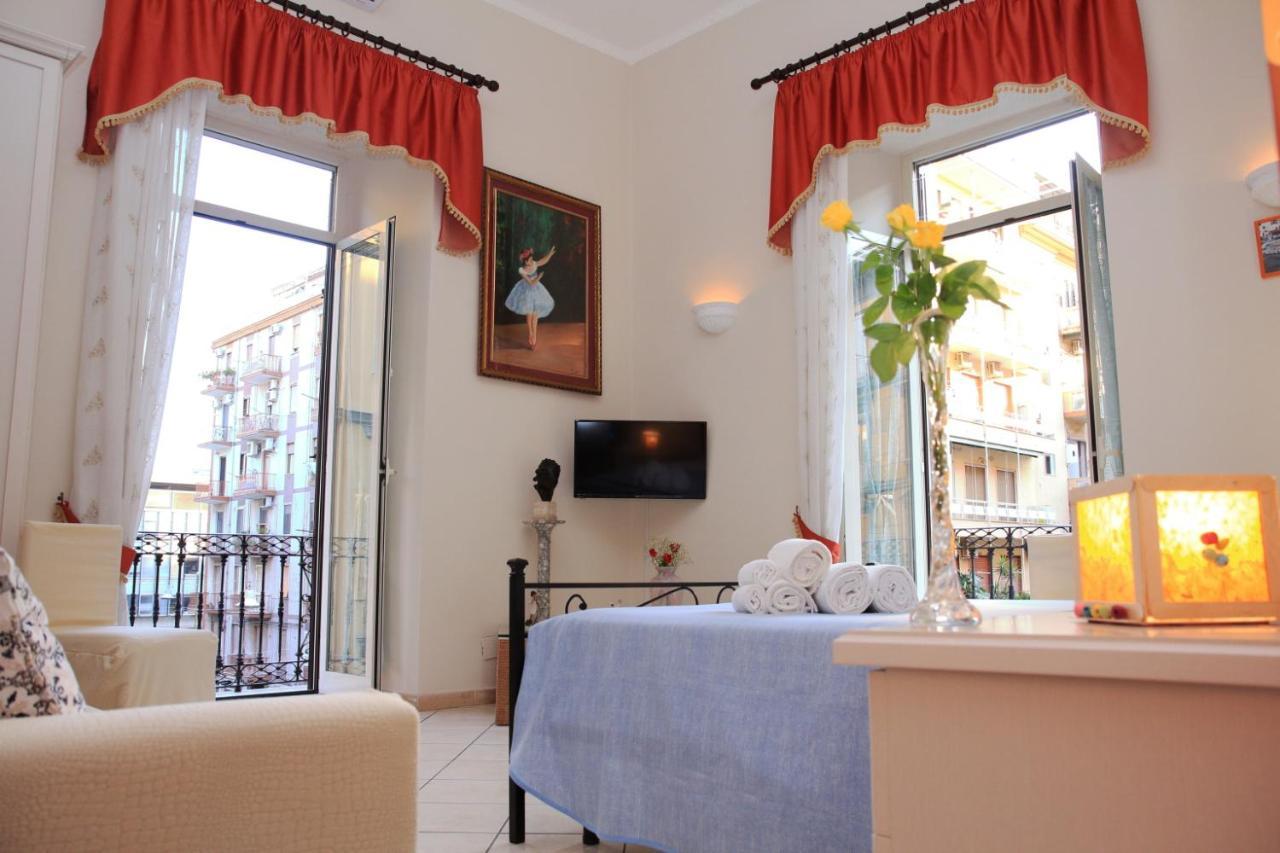 B&B Mitilini Central Station Nápoly Kültér fotó