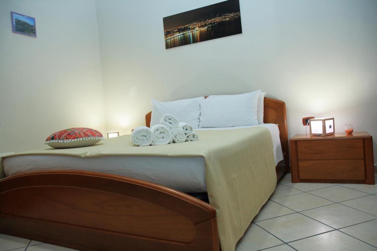 B&B Mitilini Central Station Nápoly Kültér fotó