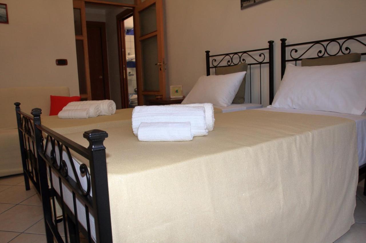 B&B Mitilini Central Station Nápoly Szoba fotó